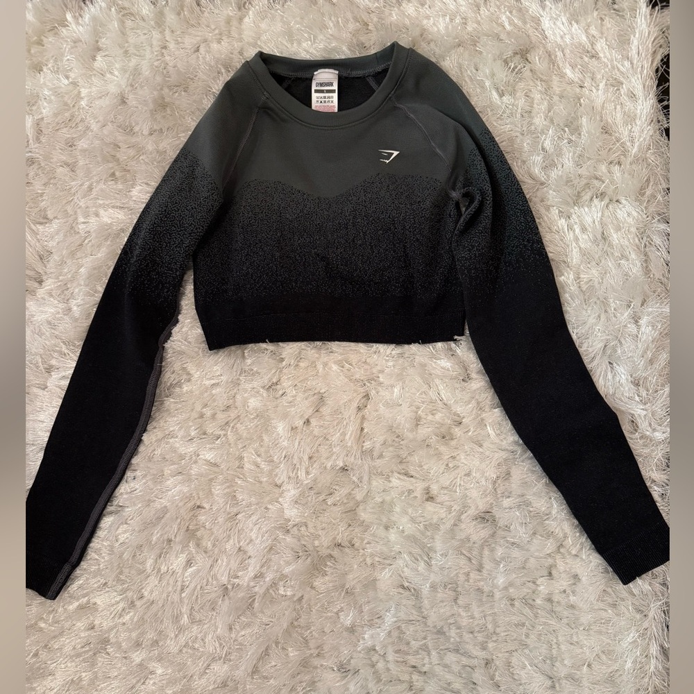 Gymshark Women's Black and Grey Workout Crop Top